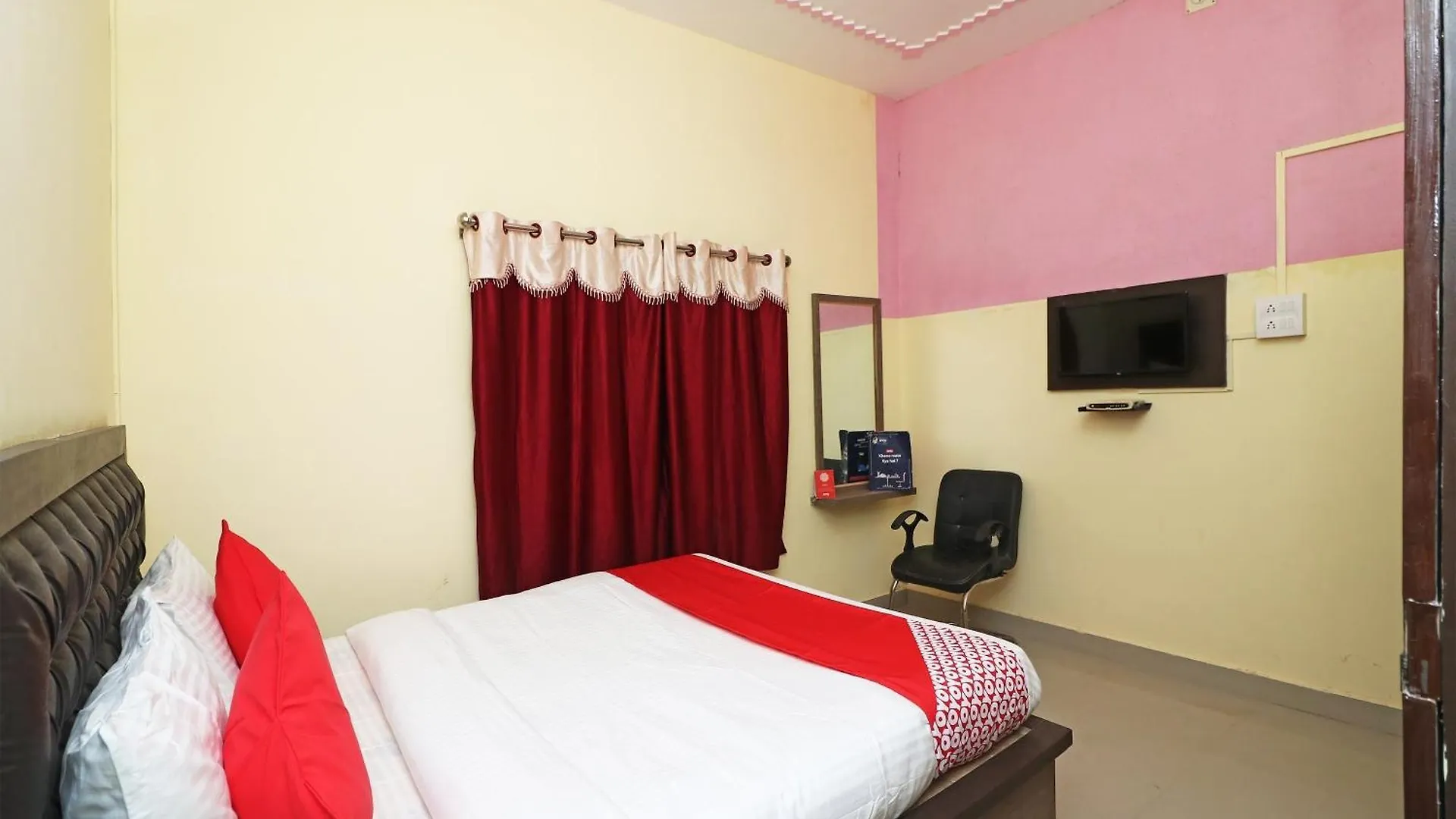 Collection O Sandhya Guest House Varanasi 3*,  India