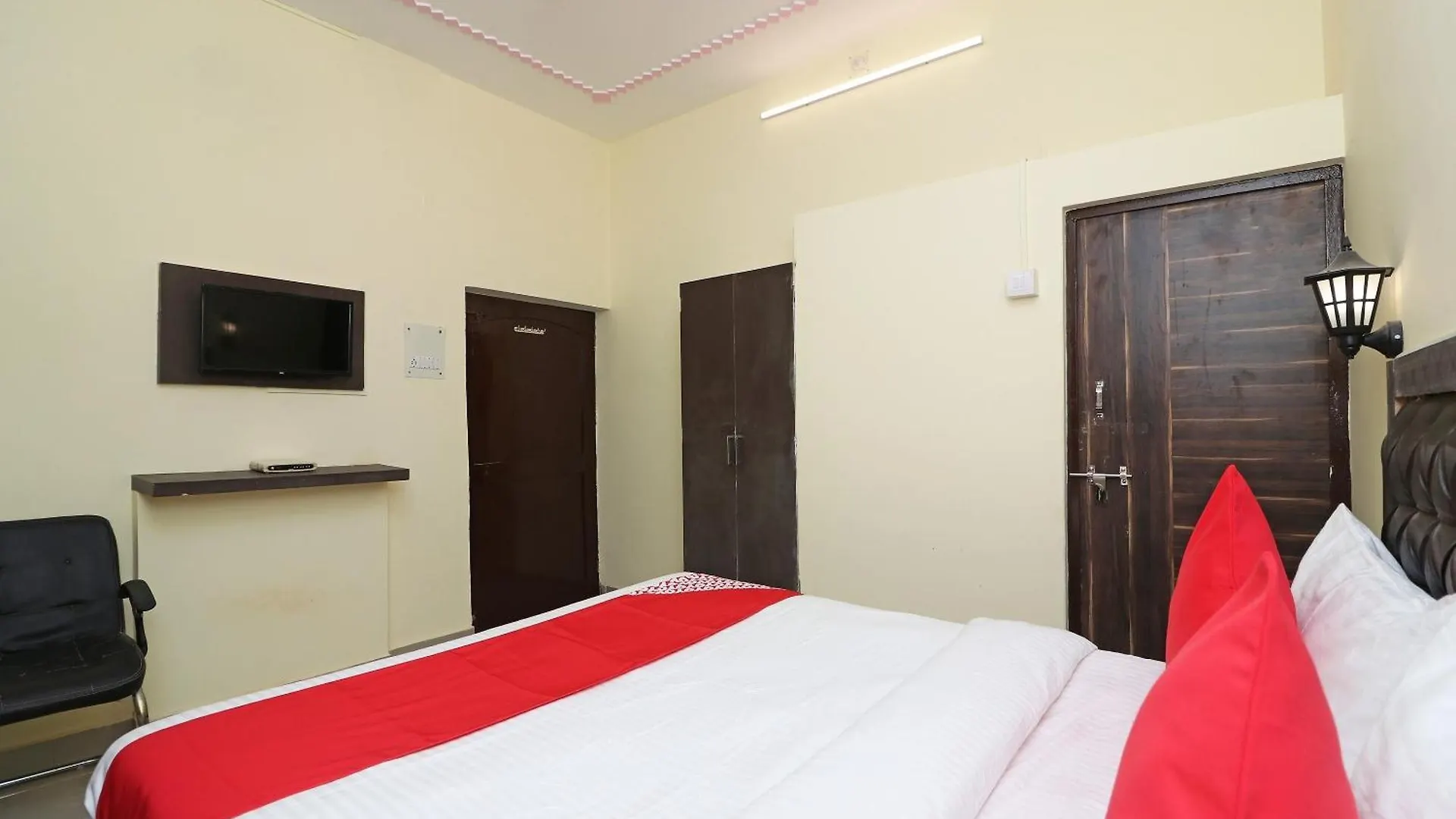 Collection O Sandhya Guest House Varanasi Hotel