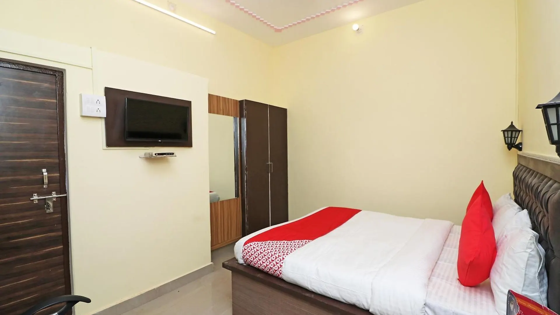 Collection O Sandhya Guest House Varanasi Hotel