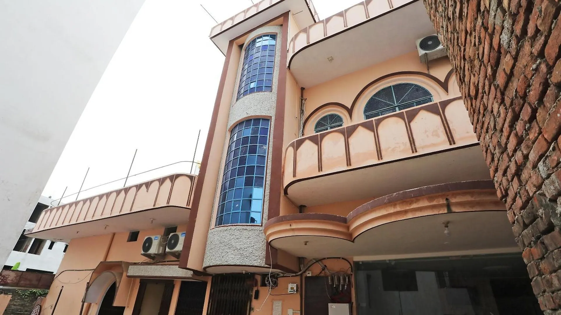 Collection O Sandhya Guest House Varanasi