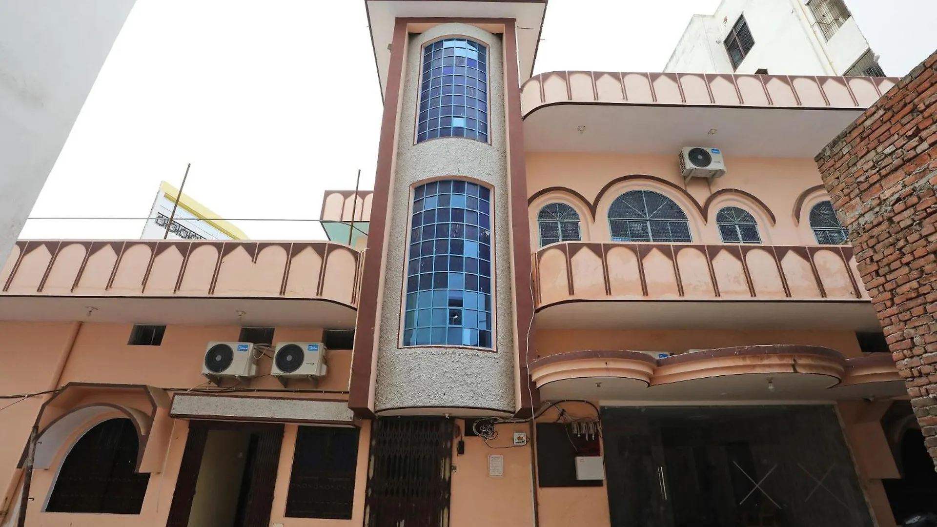 Collection O Sandhya Guest House Varanasi